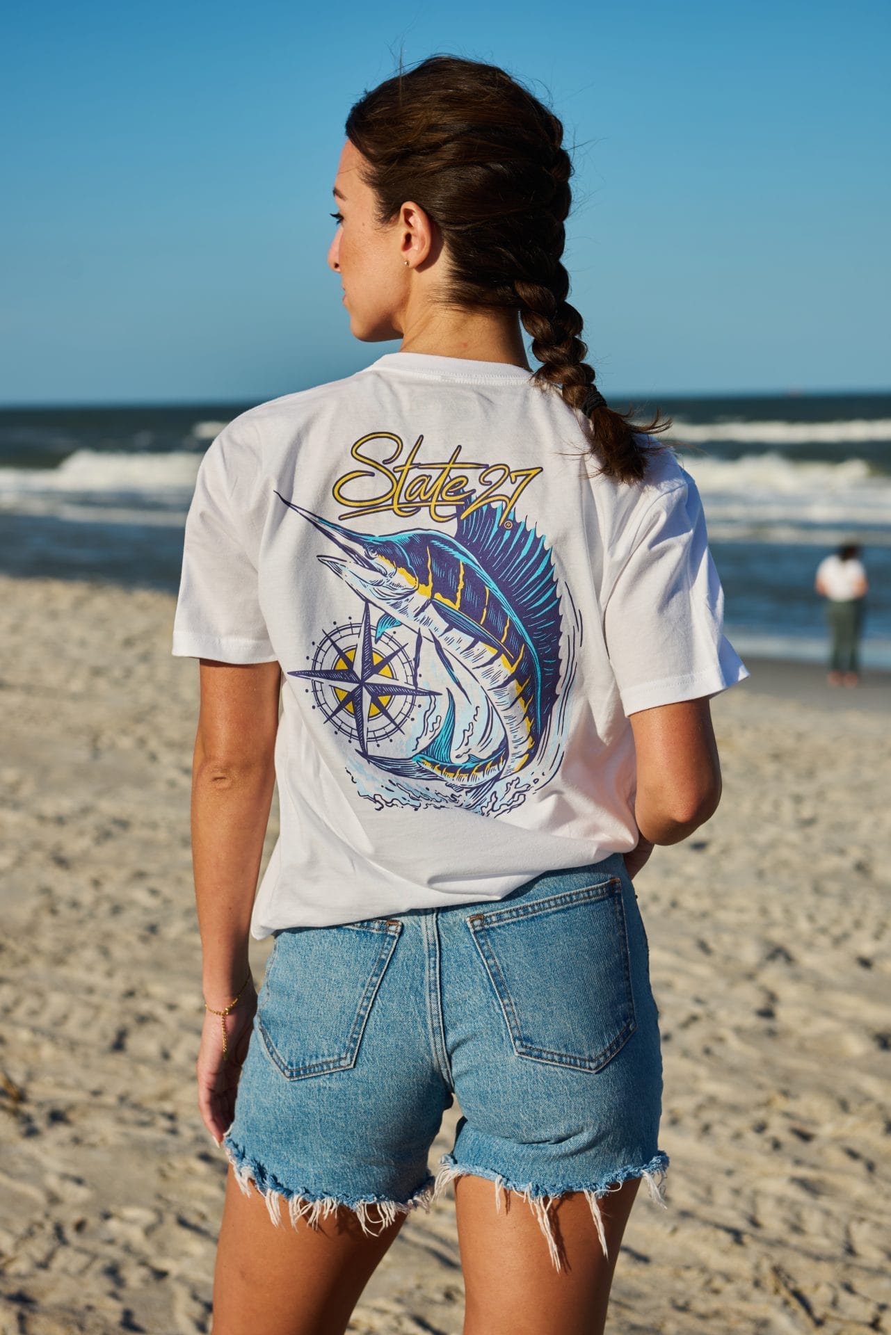 sailfish-girl-back